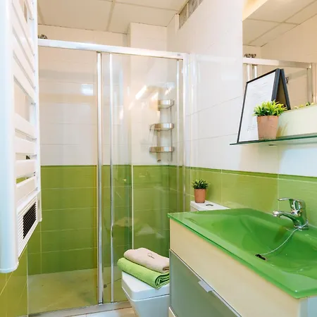 Bright Bunk Bed In Historic Center
